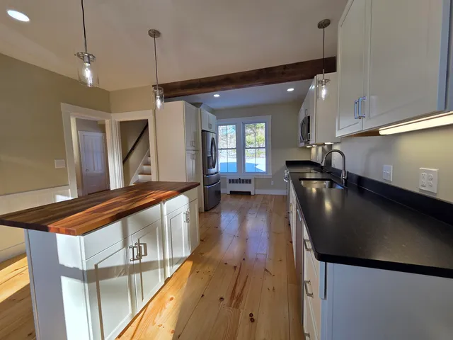 $559,900 | 476 Winthrop Center Road, Winthrop, ME 04364