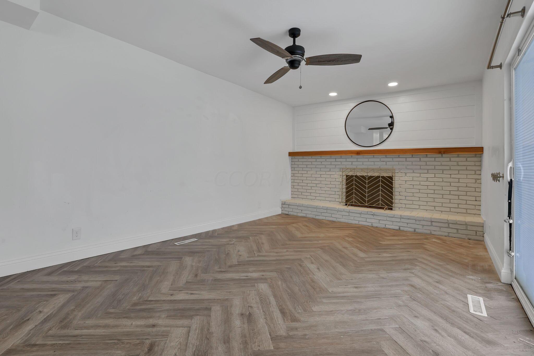 154 Landover Road Columbus, OH 43230 - Photo 22 of 47 Family room