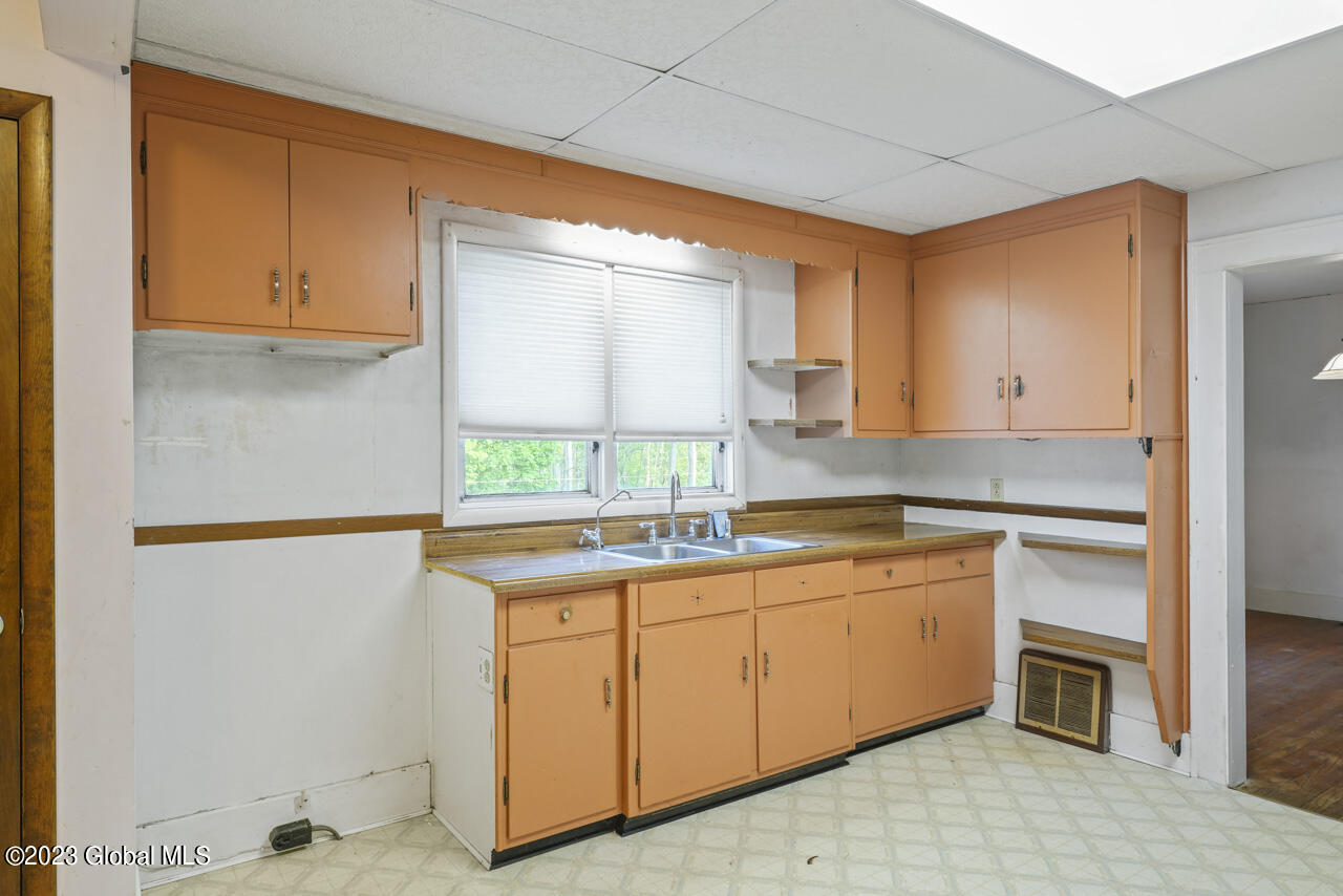 101 Travers Road Amsterdam, NY 12010 - Photo 20 of 54 72-DSC01639