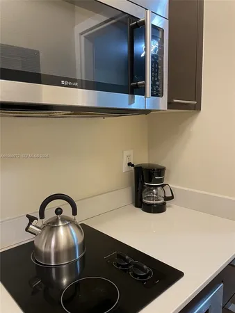 $1,950 | 1560 Pennsylvania Avenue, Unit 217, Miami Beach, FL 33139