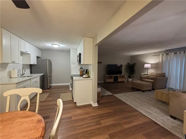 $220,000 | 300 Smithfield Road, Unit P321, North Providence, RI 02904