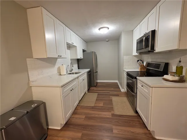 $220,000 | 300 Smithfield Road, Unit P321, North Providence, RI 02904