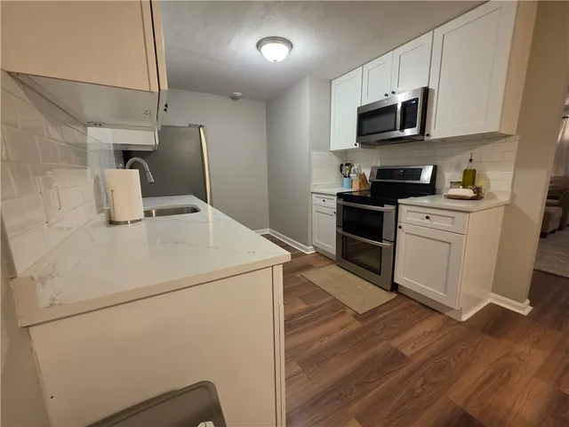 $220,000 | 300 Smithfield Road, Unit P321, North Providence, RI 02904