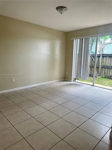 a view of livingroom with furniture