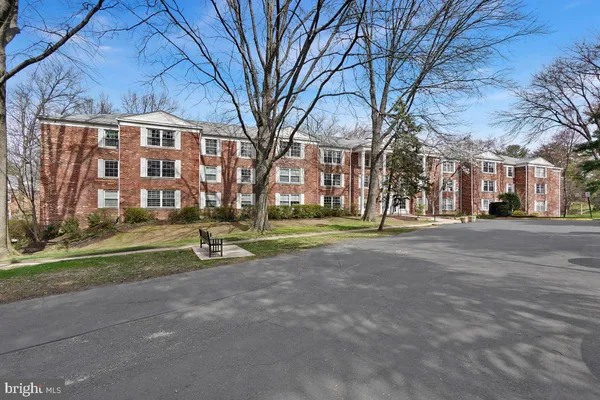 $2,600 | 7630 Provincial Drive, Unit 102, McLean, VA 22102