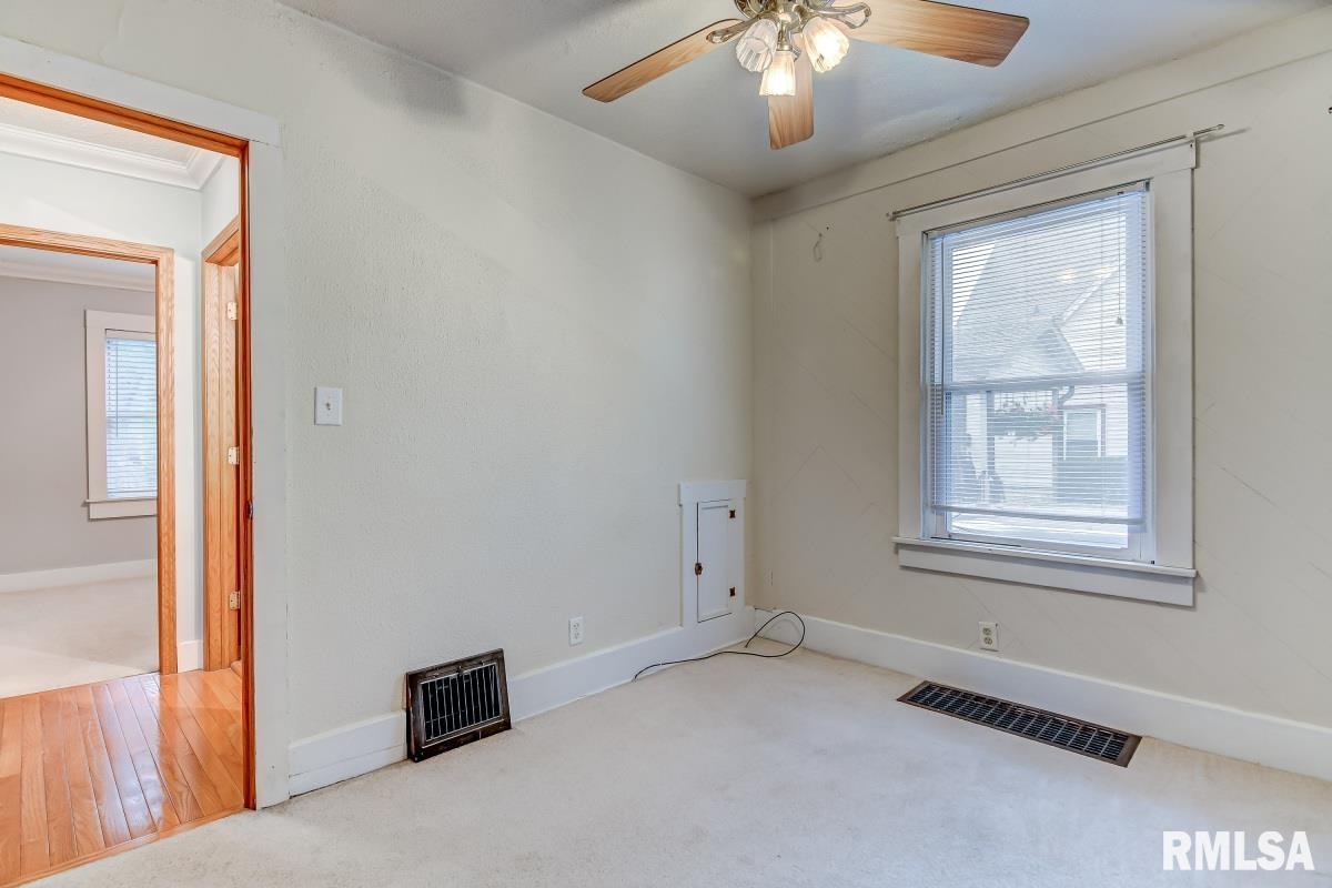 901 Cleveland Avenue Springfield, IL 62704 - Photo 18 of 33