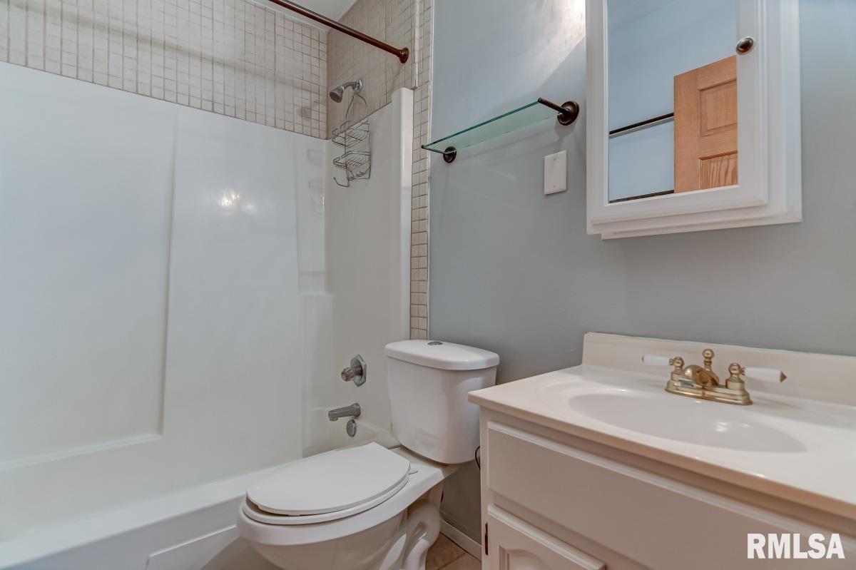 901 Cleveland Avenue Springfield, IL 62704 - Photo 20 of 33