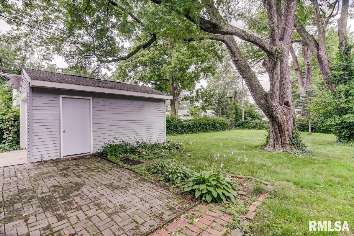 901 Cleveland Avenue Springfield, IL 62704 - Photo 27 of 33