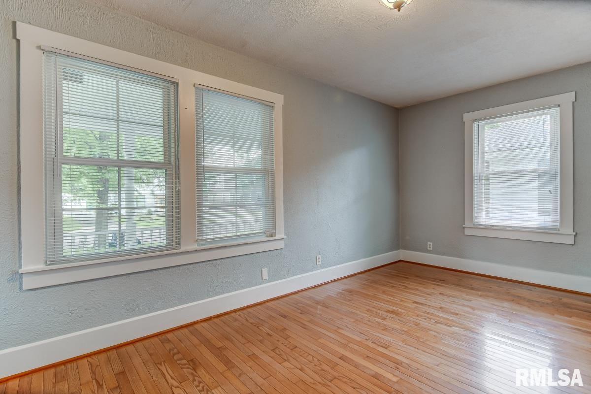901 Cleveland Avenue Springfield, IL 62704 - Photo 3 of 33