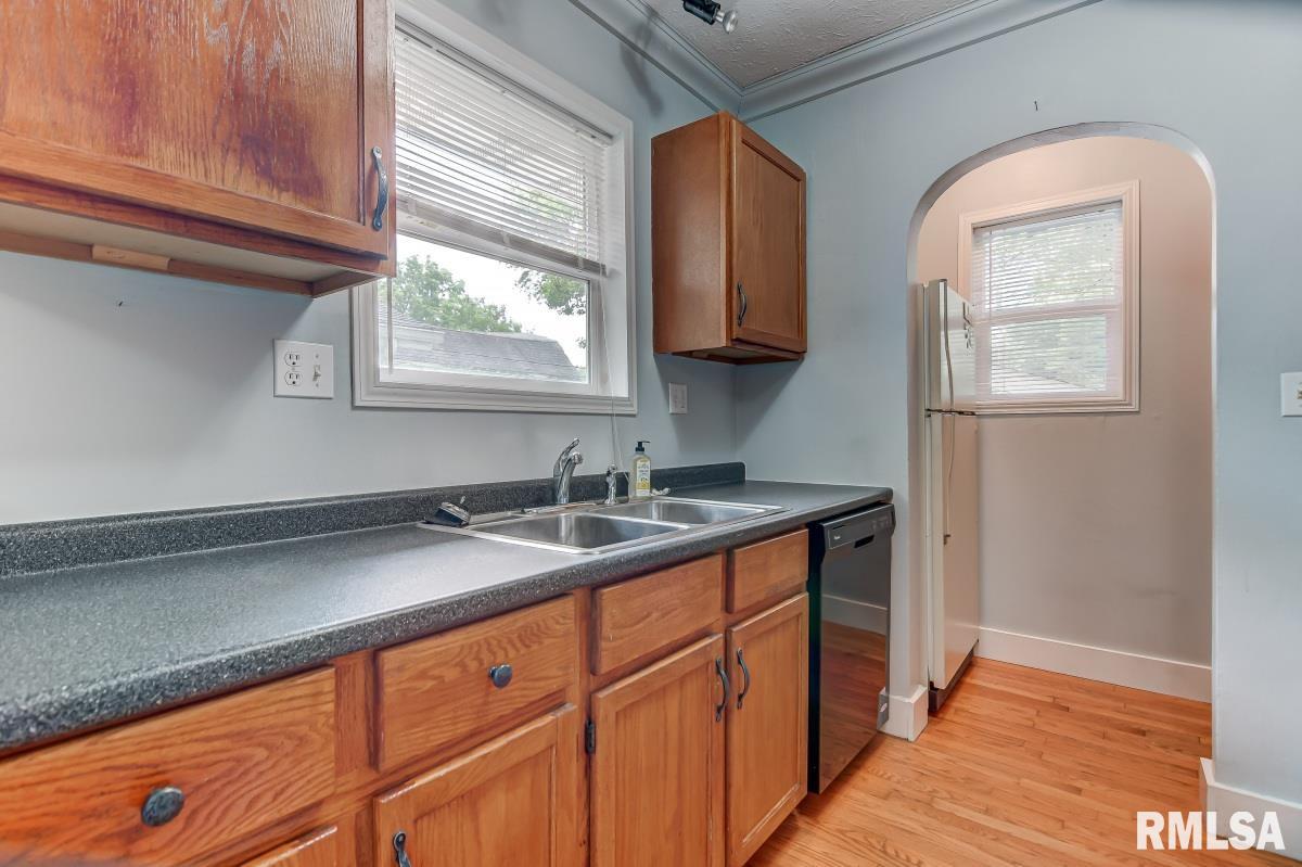 901 Cleveland Avenue Springfield, IL 62704 - Photo 10 of 33