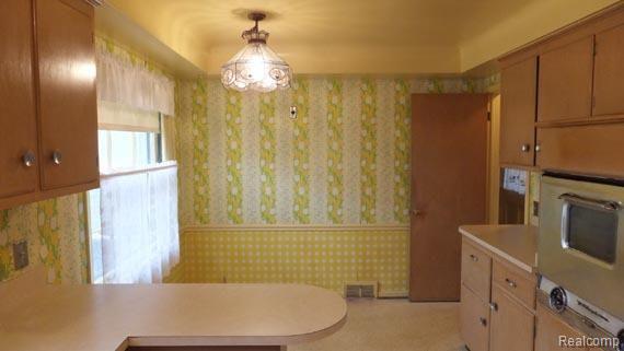 585 Ballantyne Road Grosse Pointe, MI 48236 - Photo 6 of 15 585B4a