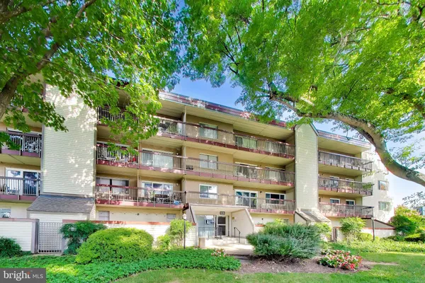 $2,400 | 10300 Westlake Drive, Unit S404, Bethesda, MD 20817