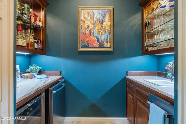 $961,000 | 309 Oakleaf Drive, Lafayette, LA 70503