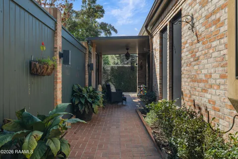 $961,000 | 309 Oakleaf Drive, Lafayette, LA 70503