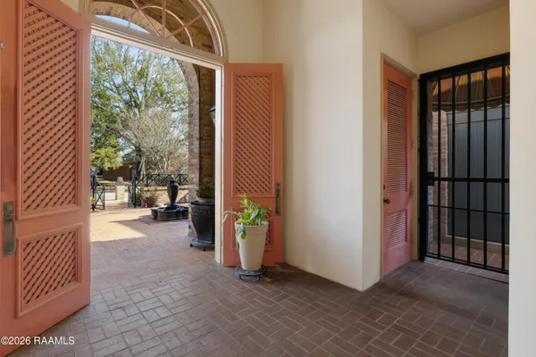 $961,000 | 309 Oakleaf Drive, Lafayette, LA 70503