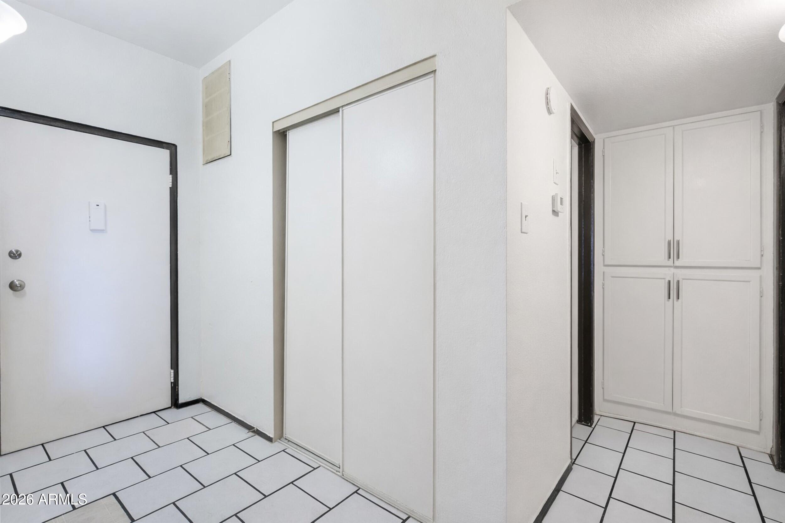 355 East Thomas Road, Unit B208 Phoenix, AZ 85004 - Photo 6 of 22 a view of an empty room