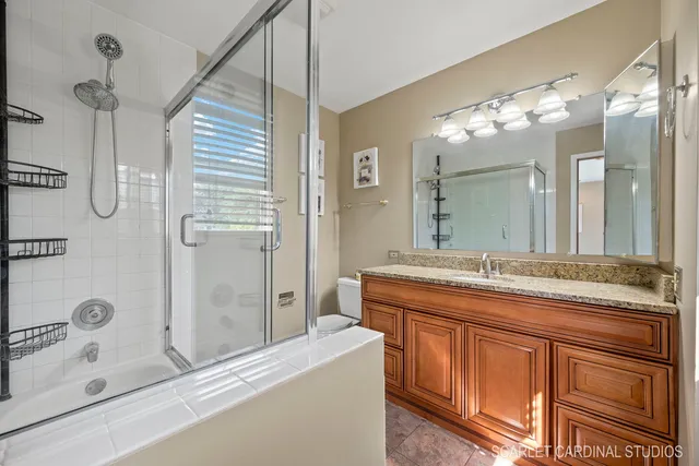 $3,300 | 54 North Royal Oak Drive, Vernon Hills, IL 60061