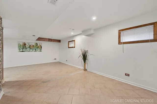 $3,300 | 54 North Royal Oak Drive, Vernon Hills, IL 60061