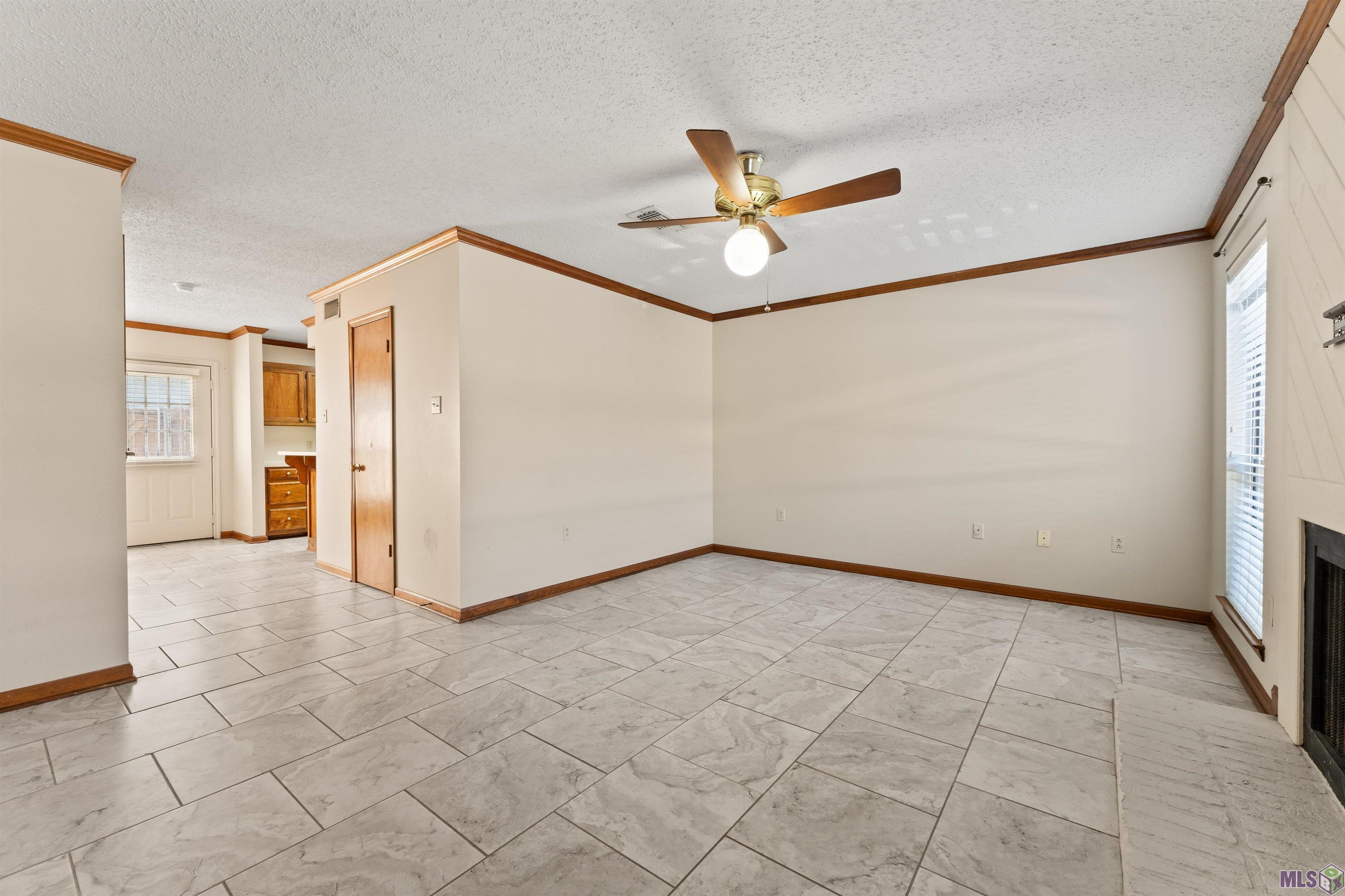 974 Ridgepoint Court, Unit 974 Baton Rouge, LA 70810 - Photo 3 of 24 Gallery Image 3