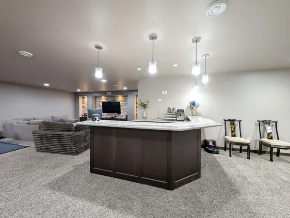 $629,900 | 6810 24th Street South, Fargo, ND 58104