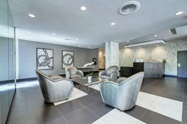 $2,299 | 222 East Pearson Street, Unit 203, Chicago, IL 60611