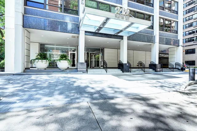 $2,299 | 222 East Pearson Street, Unit 203, Chicago, IL 60611