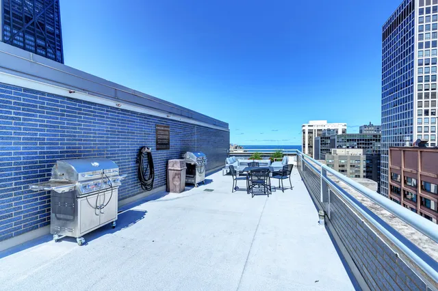 $2,299 | 222 East Pearson Street, Unit 203, Chicago, IL 60611