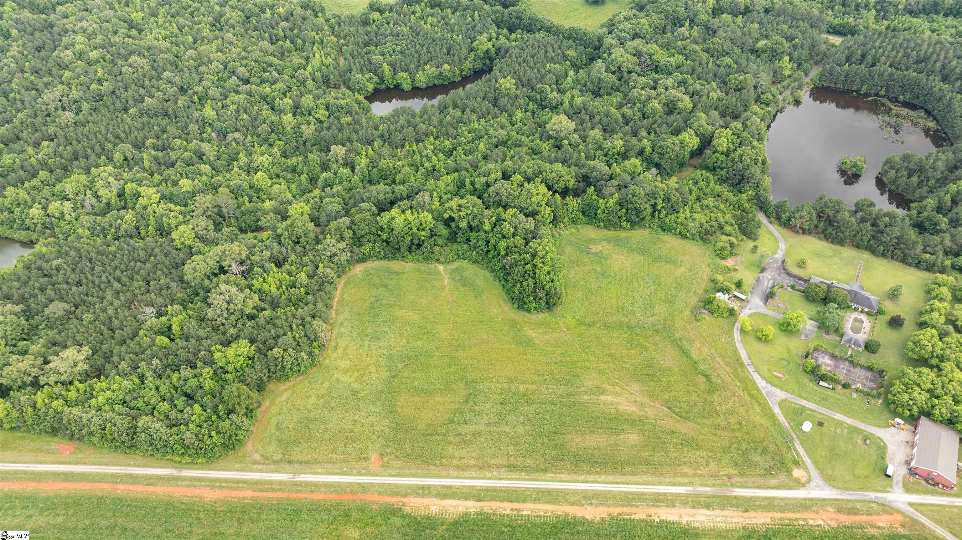 39 Hobby Lane Kinards, SC 29355 - Photo 4 of 11 Gallery Image 4