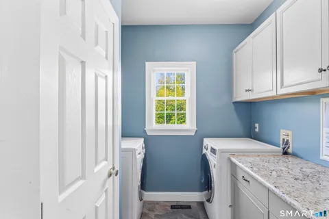 $939,900 | 41 Charter Ridge Drive, Newtown, CT 06482