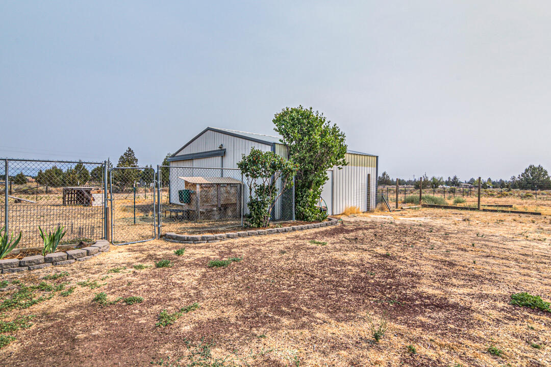 7105 Southwest Shad Road Terrebonne, OR 97760 - Photo 31 of 42 Shad Dr SW 7105 (33 of 43)