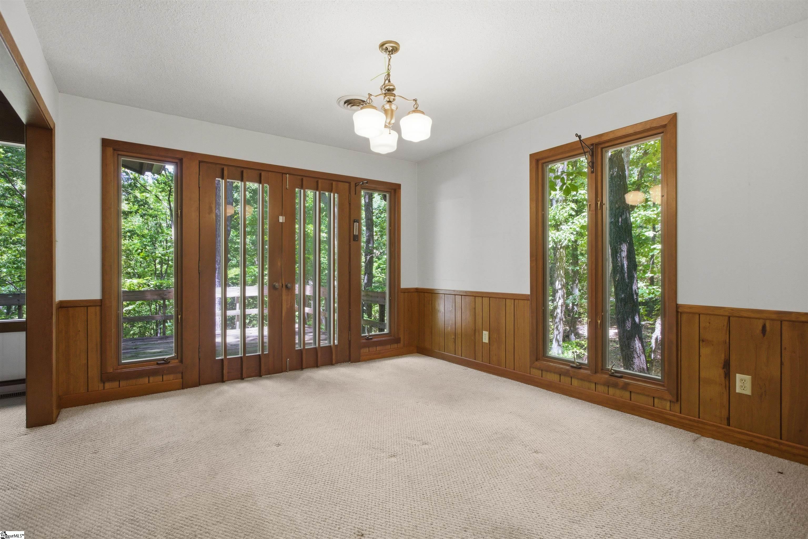 16 Oakleaf Road Greenville, SC 29609 - Photo 7 of 35