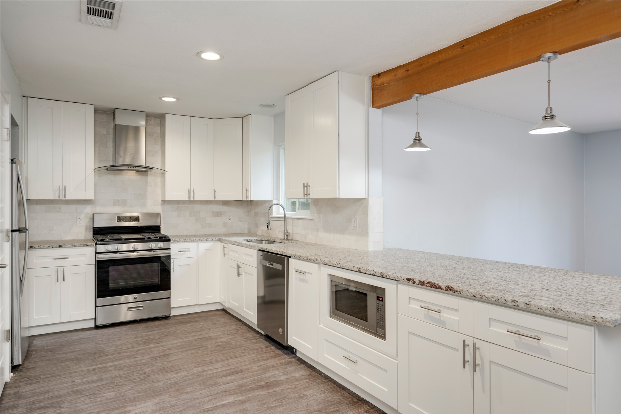 5402 Chevy Circle Austin, TX 78723 - Photo 5 of 29