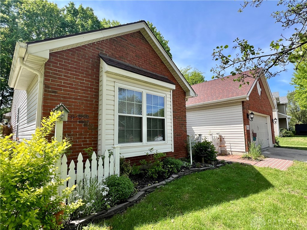 3433 Surry Ridge Way Dayton, OH 45424 - Photo 4 of 52 Gallery Image 4