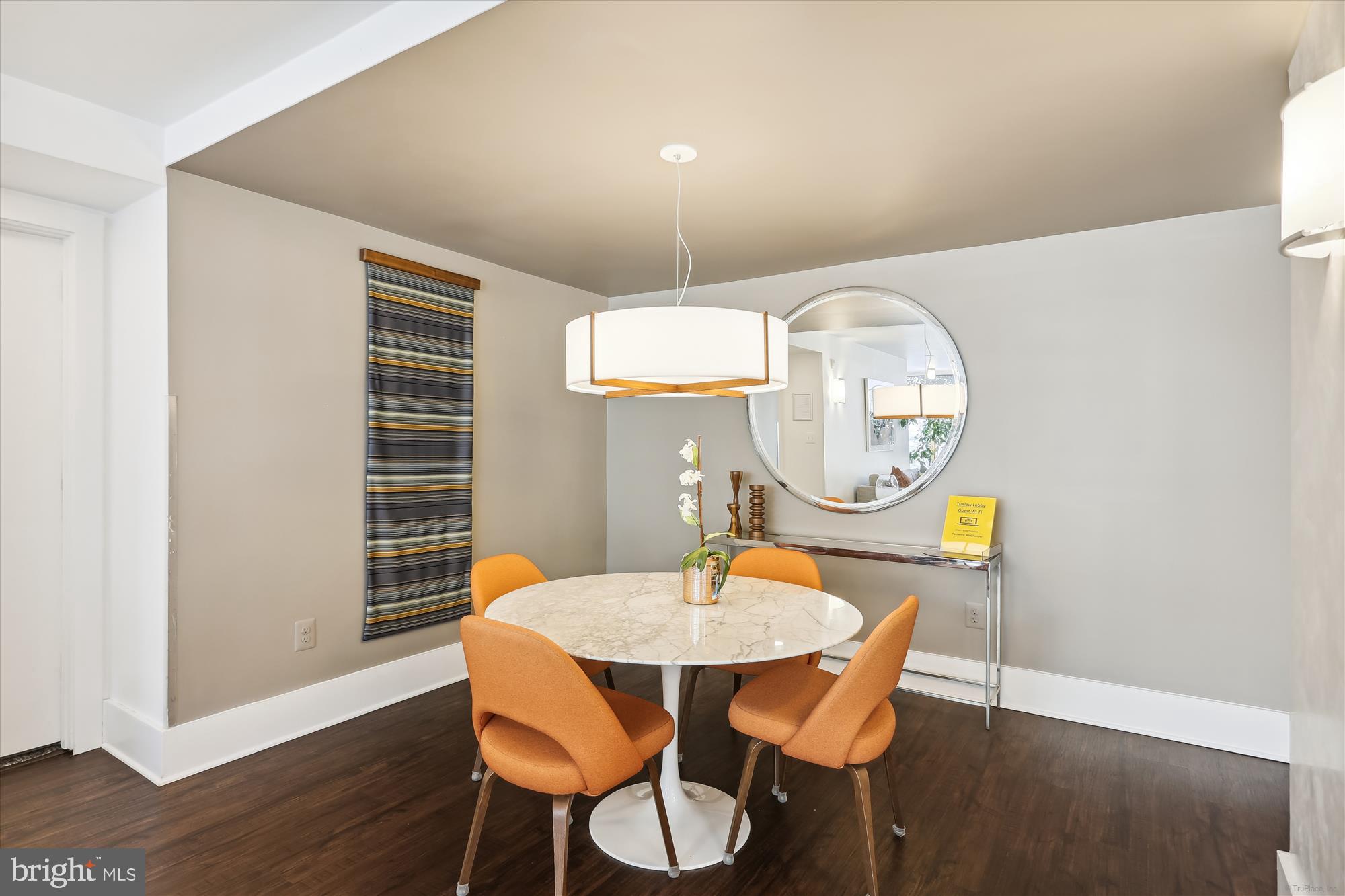 4000 Tunlaw Road Northwest, Unit 611 Washington, DC 20007 - Photo 10 of 29 Lobby - Sitting Area