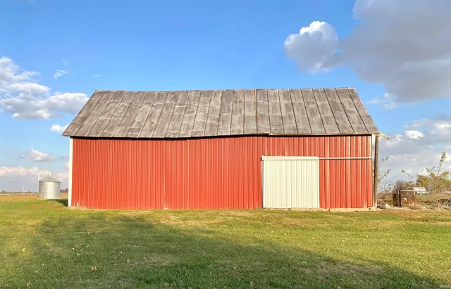 $100,000 | 3227 West 300 South, Winchester, IN 47394