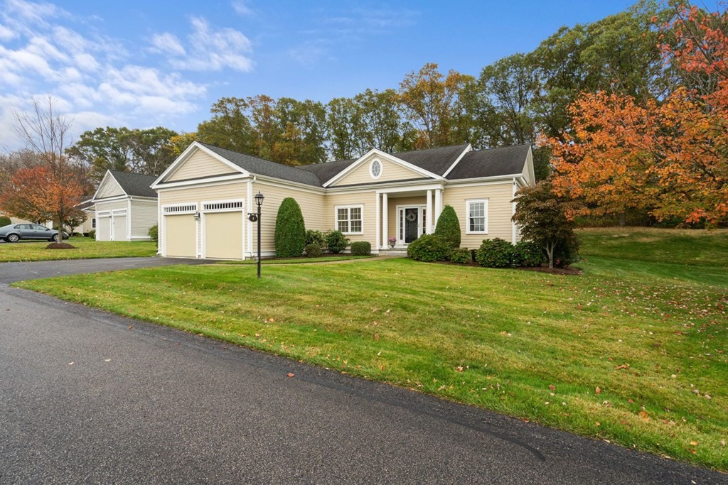 9 Ridgewood Crossing, Unit 9 Hingham, MA 02043 - Photo 1 of 31