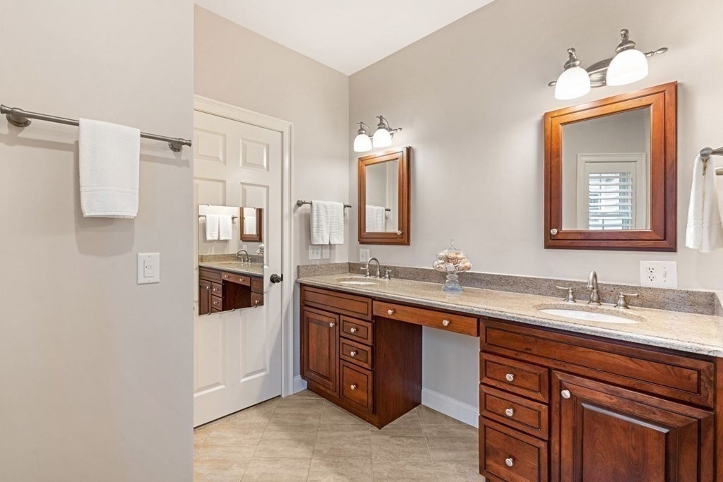 9 Ridgewood Crossing, Unit 9 Hingham, MA 02043 - Photo 17 of 31