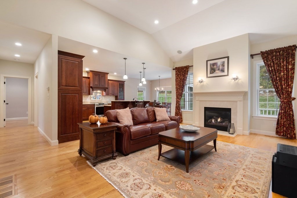 9 Ridgewood Crossing, Unit 9 Hingham, MA 02043 - Photo 2 of 31