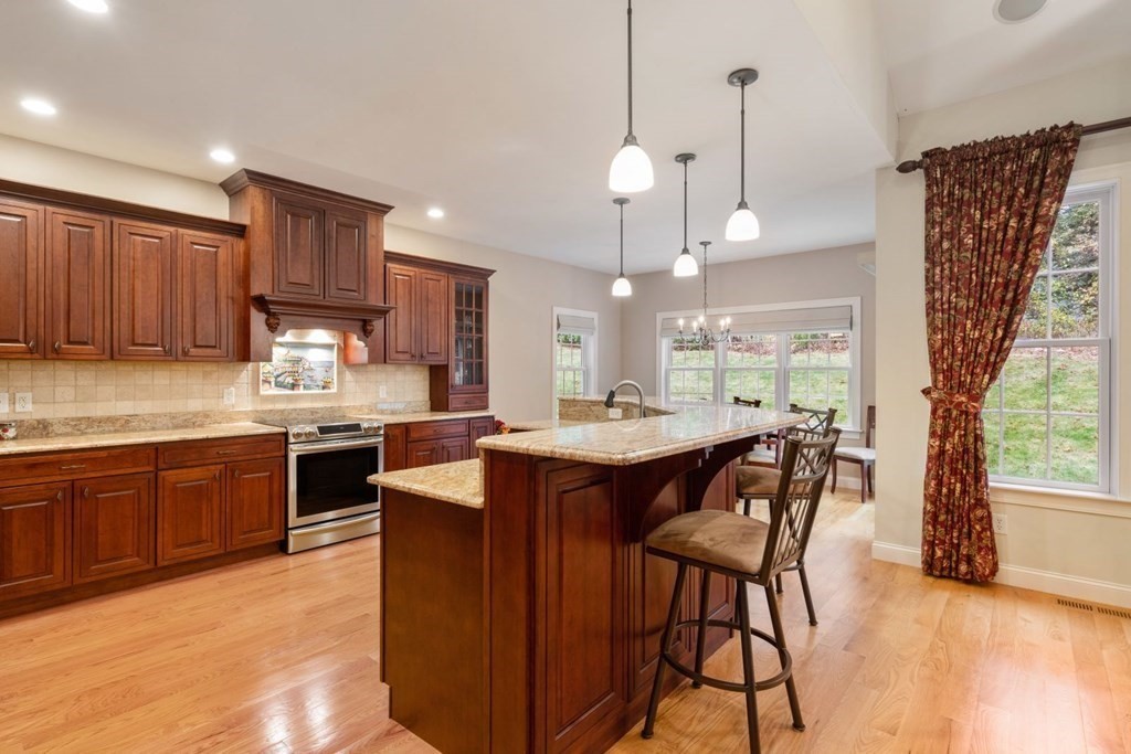 9 Ridgewood Crossing, Unit 9 Hingham, MA 02043 - Photo 3 of 31