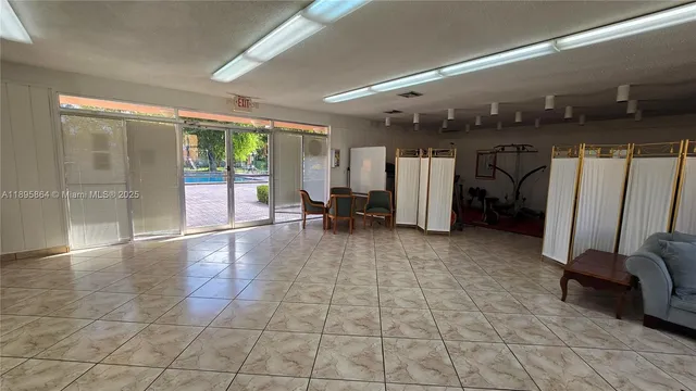 $2,300 | 9400 West Flagler Street, Unit 308, Miami, FL 33174