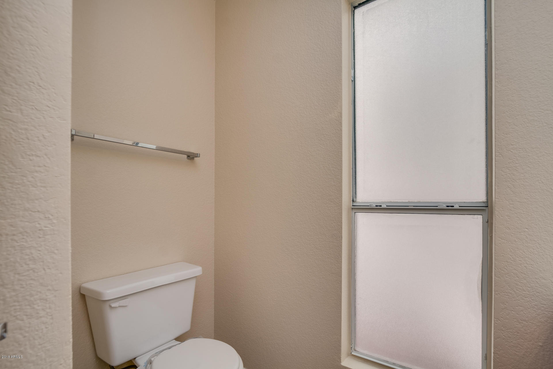 522 East Utopia Road Phoenix, AZ 85024 - Photo 19 of 35 a bathroom with a toilet