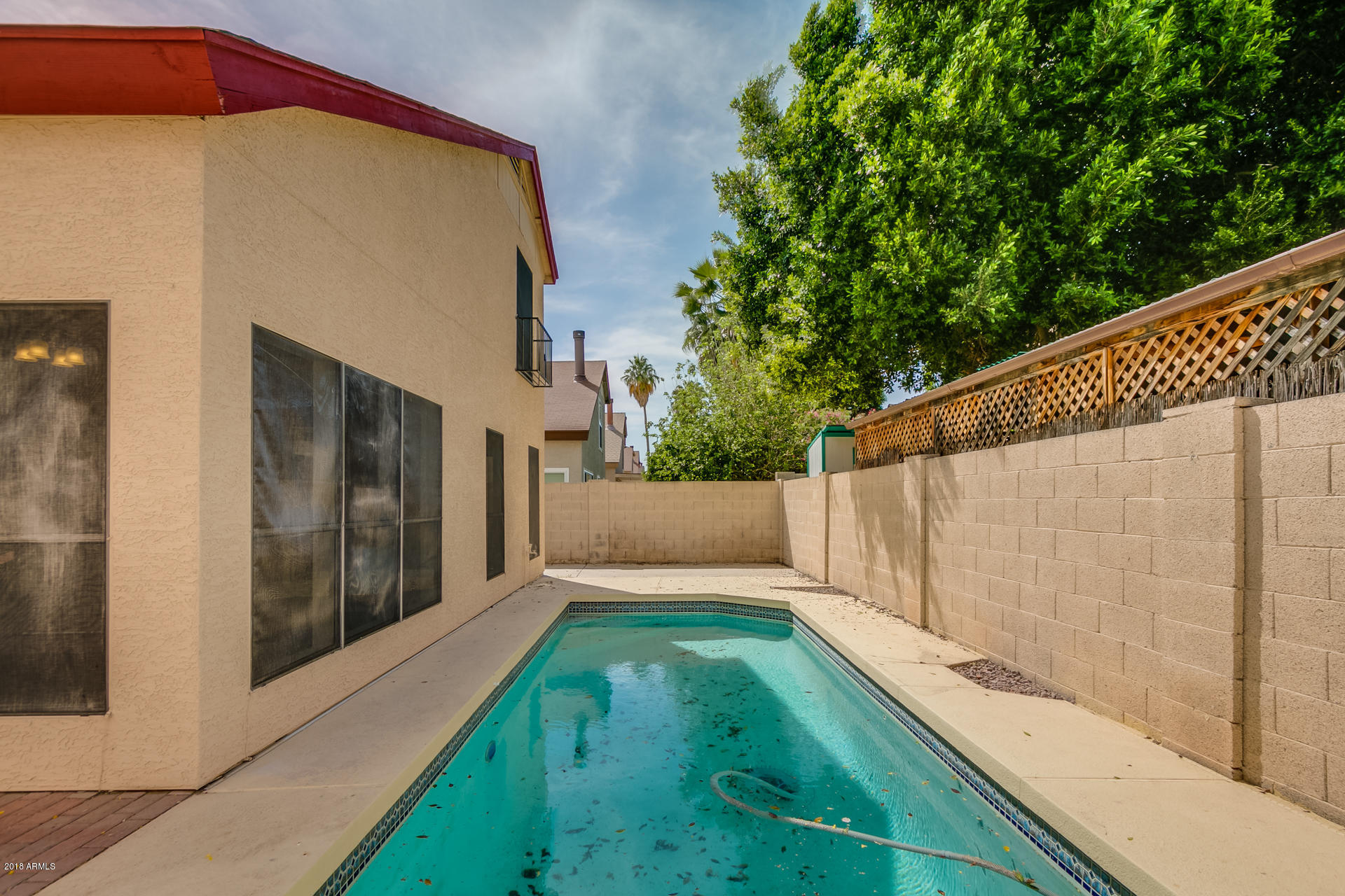 522 East Utopia Road Phoenix, AZ 85024 - Photo 33 of 35 a view of a back yard of the house