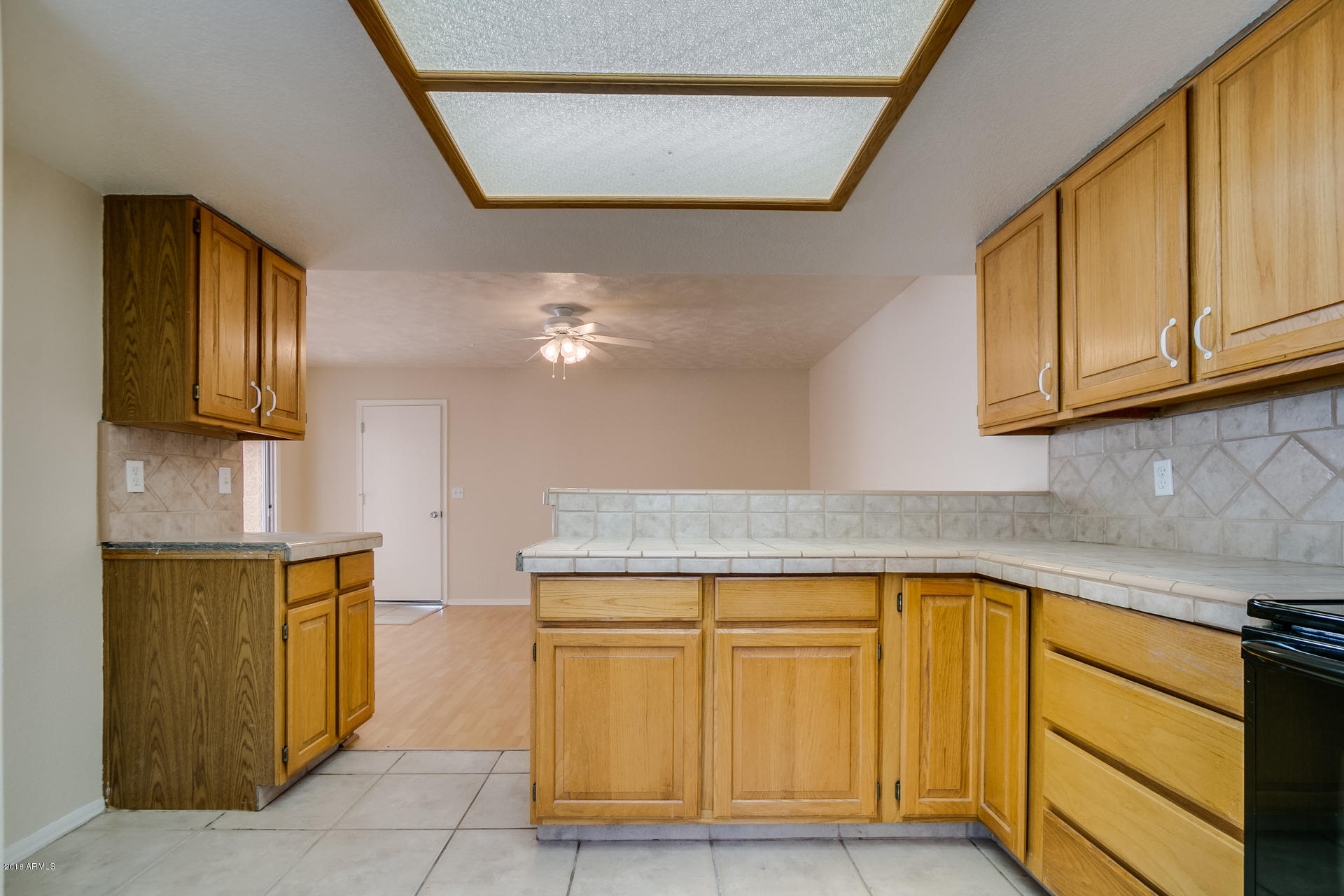 522 East Utopia Road Phoenix, AZ 85024 - Photo 7 of 35 a kitchen with cabinets and appliances