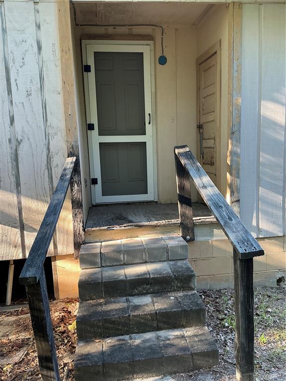 4235 Roulhac Marianna, FL 32448 - Photo 13 of 15 a view of entryway and hall
