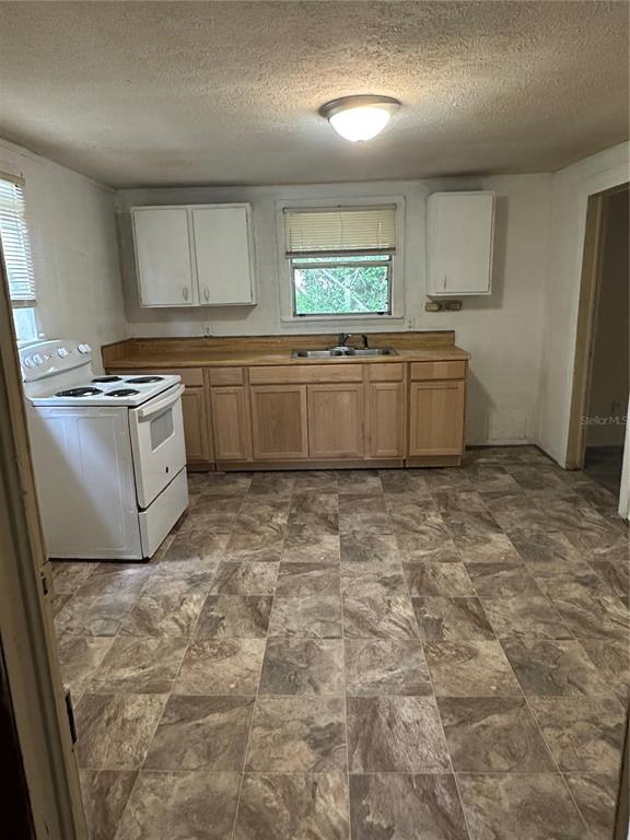 4235 Roulhac Marianna, FL 32448 - Photo 10 of 15