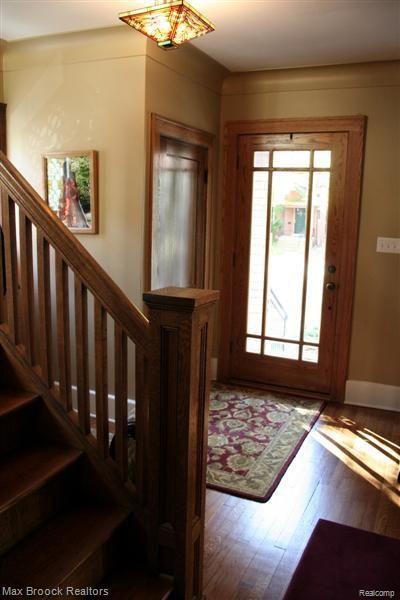 24 Hanover Road Pleasant Ridge, MI 48069 - Photo 3 of 25 Entrance Foyer