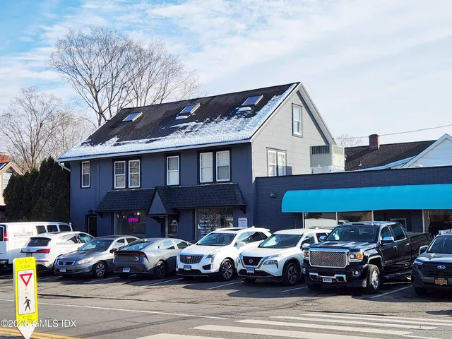 $2,950 | 77 Valley Road, Cos Cob, CT 06807