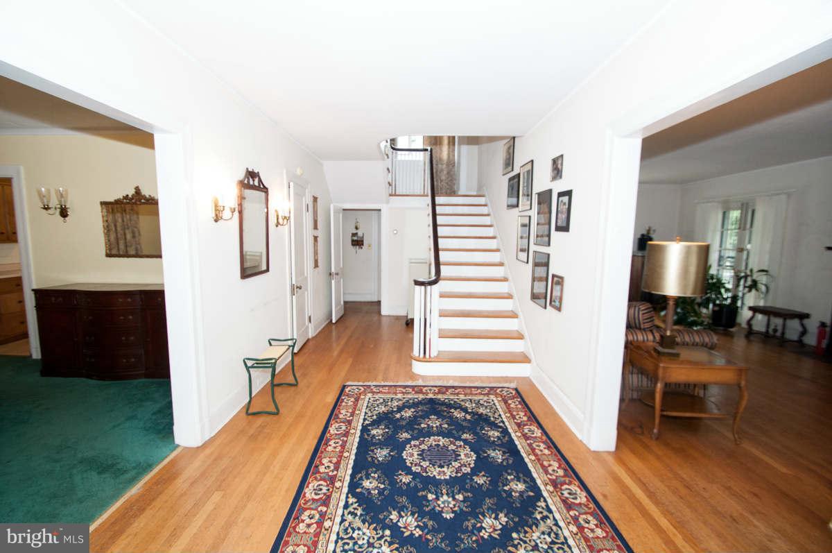 531 Nottingham Road Baltimore, MD 21229 - Photo 2 of 14 Entry Foyer