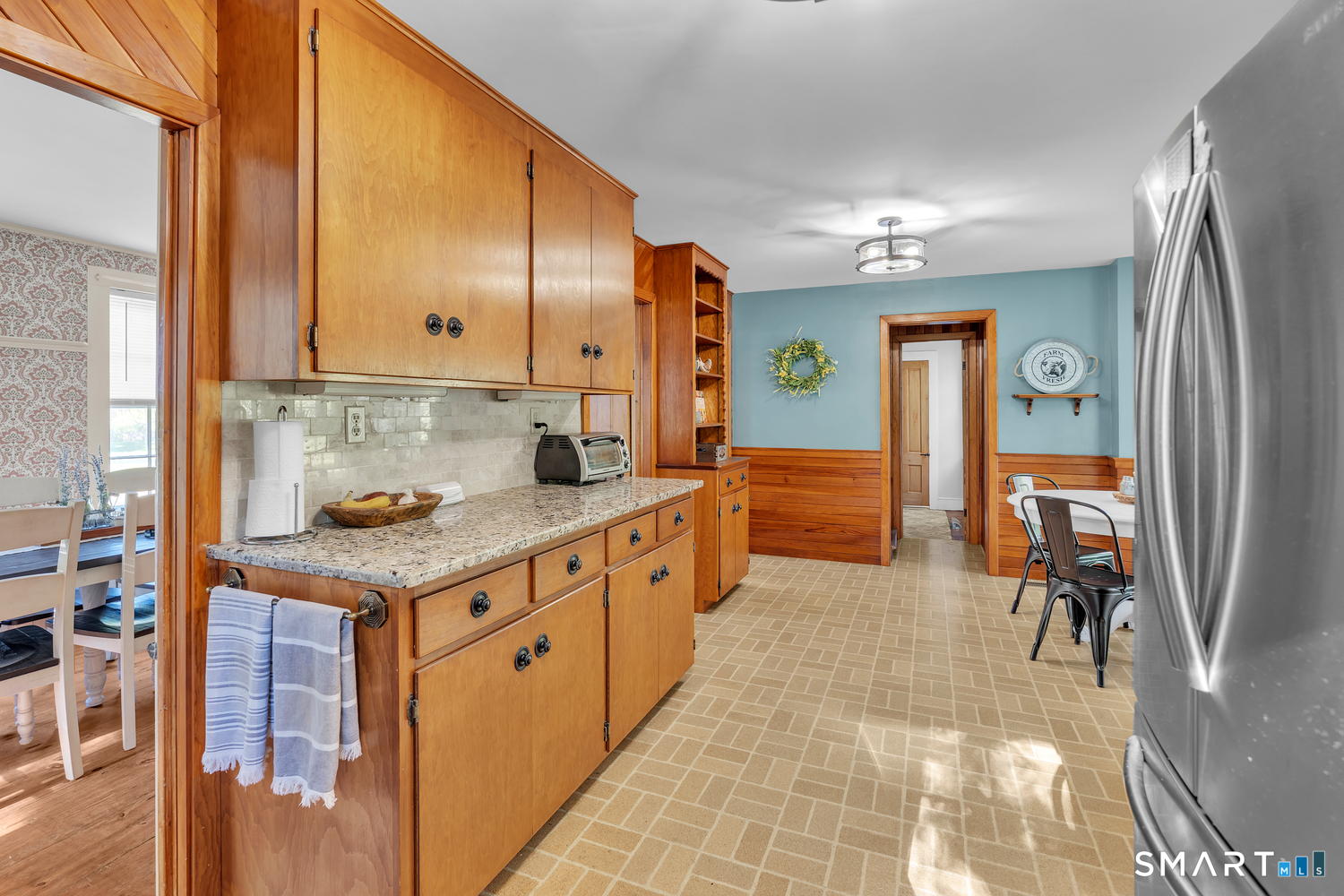 215 Walnut Street Putnam, CT 06260 - Photo 16 of 39