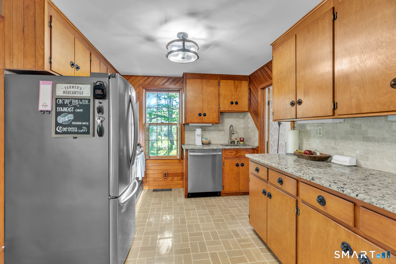 215 Walnut Street Putnam, CT 06260 - Photo 18 of 39